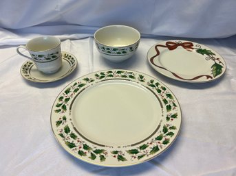 Royal Limited Holly Holiday Christmas Dinnerware - Service For 16