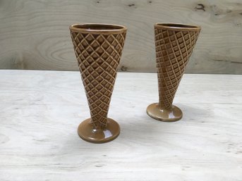 (SET OF 2) VINTAGE BETTY UTLEY 1973 CERAMIC ICECREAM SUNDAY CONE CUPS