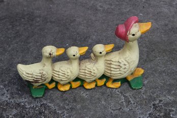 Vintage Cast Iron Momma Duck With Three(3) Ducklings