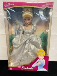 Disney Princess Cinderella Porcelain Keepsake Doll 16' Holiday Jewels Edition