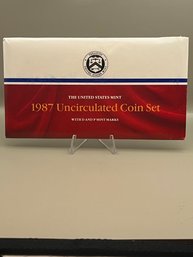 Beautiful Philadelphia And Denver United States Mint 1987 Uncirculated Coin Set