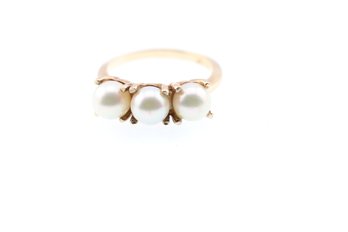 Vintage 10k Yellow Gold Triple Pearl Ring Size 6