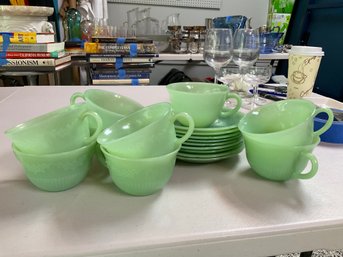 Set Of 18 Jadeite Teacups/saucers Alice Pattern