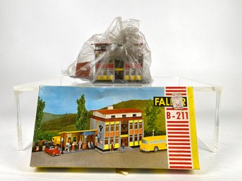 Vintage - HO Scale Buildings Faller B211