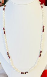 VINTAGE 14K GOLD FRESHWATER PEARL GARNET AND GOLD BEAD NECKLACE