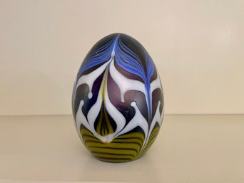 Signed 1976 Vandermark Multicolored Feathered Art Glass Egg