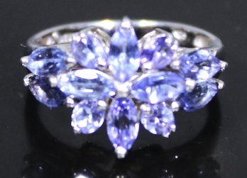 ANOTHER FINE STERLING SILVER TANZANITE STONE LADIES RING SIZE 7