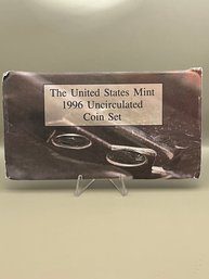 Beautiful Philadelphia And Denver United States Mint 1996 Uncirculated Coin Set