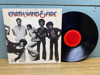 EARTH, WIND & FIRE. THAT'S THE WAY OF THE WORLD On 1975 Columbia Records Stereo.