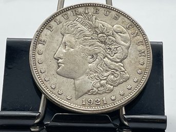 1921 Morgan Silver Dollar .   (SD7)