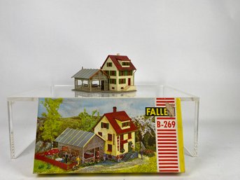 Vintage - HO Scale Buildings - B269