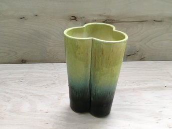 (1 OF 3) VINTAGE MID-CENTURY ICONIC HAEGER USA POTTERY VASE,  GREEN