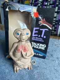 Vintage 1982 TALKING E.T. FIGURE WITH BOX- Works!
