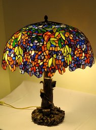 A Gorgeous Flowering Stained Glass Table  Lamp  - In Working Condition