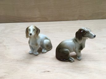 VINTAGE MID-CENTURY GERMAN PORCELAIN CHINA CERAMIC BASSETT HOUND DOG SALT & PEPPER SHAKERS, SET