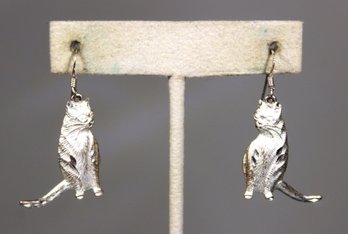 Fine 925 Sterling Silver Seated Car Pierced Earrings