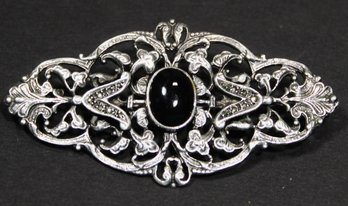 Larger Contemporary Sterling Silver Fancy Brooch Having Black Onyx Stone