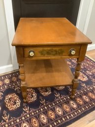 Beautiful HITCHCOCK End Table With Storage Drawer