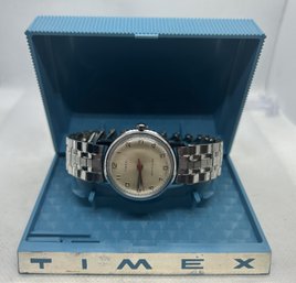 Exceptional Vintage 1971 TIMEX Manual Wind Wristwatch- RARE With Original Box