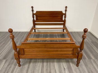 Vintage Colonial Style 4 Poster Bed