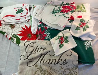 Big Lot Of Vintage Festive/holiday Tablecloths, Napkins And More!