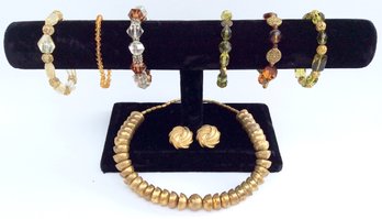 BROWN, AMBER, GREEN AND GOLD TONE JEWELRY LOT: Bracelets, Pierced Earrings & Necklace
