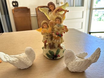 Hark The Herald Angels Musical Figurines (works) And Two Birds