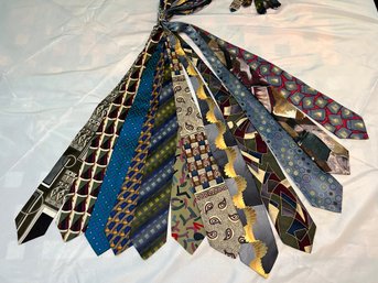 Twelve Vintage Ties - Including Oscar De La Renta