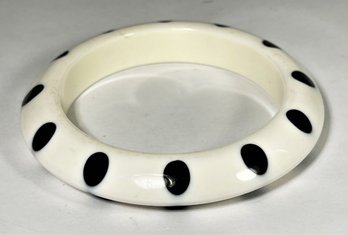 Vintage White And Black Polka Dot Bakelite Plastic Bangle Bracelet