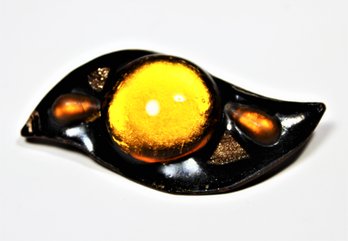 1960s MCM Fused Glass Enamel On Copper Brooch Pin In Amber Color