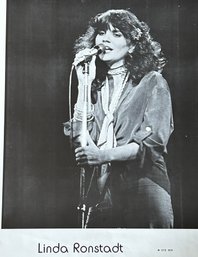 LOT 2 : Vintage 1978 Linda Rondstadt Black & White Poster 1st Printing Photographed By Joe Sia 22' X 17'