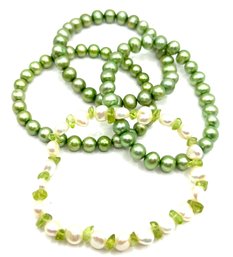 Lot Of 4 Beaded Bracelets-three Solid Green And One Pearl Style And Green Nugget Bracelets