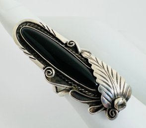 VINTAGE NAVAJO SIGNED J NATIVE AMERICAN LONG STERLING SILVER ONYX AND FEATHER RING