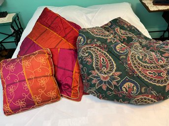 Duo Of Queen Comforters