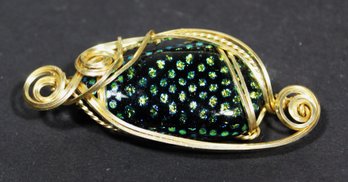 Gold Tone Wire And Art Glass Brooch Pin