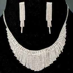 Gorgeous Set Silver Crystal Necklace And Earrings