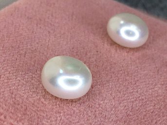 Very Pretty Genuine Cultured Freshwater Pearl Stud Earrings - Nice Color And Shape - Slight Oval Shape