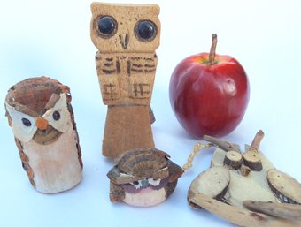 LOT OF 4 HANDCRAFTED OWL FIGURES: Wooden And Shelf Fungus, Small Decorative Items