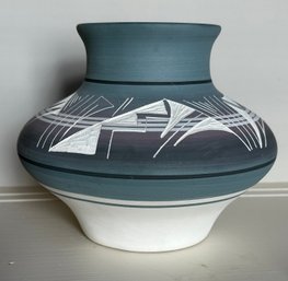 Mesa Verde Pottery , Native American Artisans Of Mesa,  Ute & Navajo Pottery  Vessel