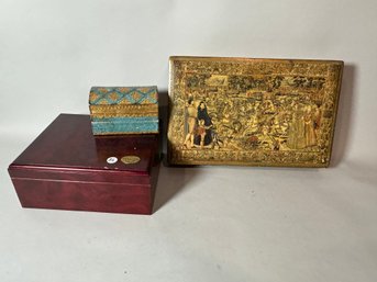 MAHOGANY HUMIDOR IN A RENAISSANCE STYLE BOX