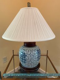 Porcelain Asian Table Lamp 9x28in