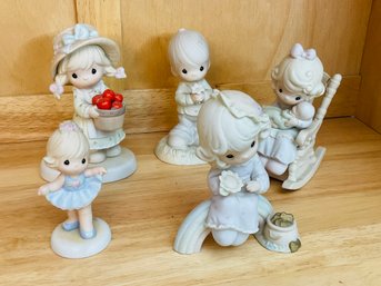 Vintage Collection Of PRECIOUS MOMENTS Figurines