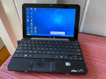 HP Mini 1000 Small Laptop Computer