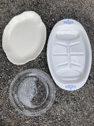 3 Platters Vintage Glass Round, A Corning Ware Oval Serving Platter And An Oval Dish Marked USA On Back