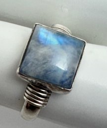 VINTAGE STERLING SILVER OPALESCENT QUARTZ RING