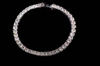 Vintage Trifari Silver Tone Bracelet With 42 Sparkly Stones