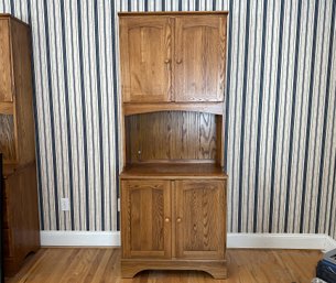 Quality Two-Piece Cabinet In Solid Oak, Moosehead Of Maine