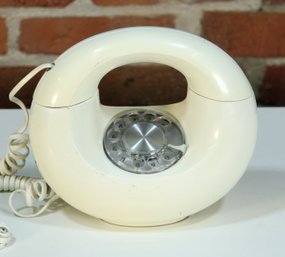 Vintage 1970's Sculptura Telephone In White