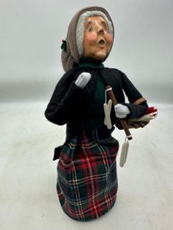 Byers Choice Carolers Woman With Candles ~ 1998 ~