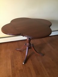 Pennsylvania House Duncan Phyfe Style Mahogany Drop Leaf Table